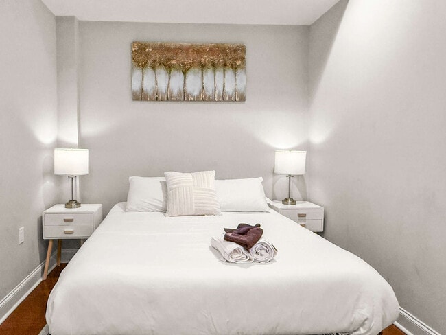 Building Photo - 606 S 2nd St