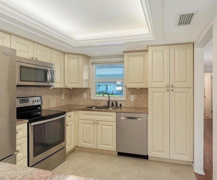 Building Photo - 2603 Riverbluff Pky