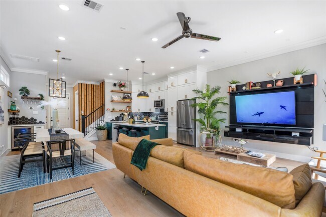 Building Photo - 3802 Buck St