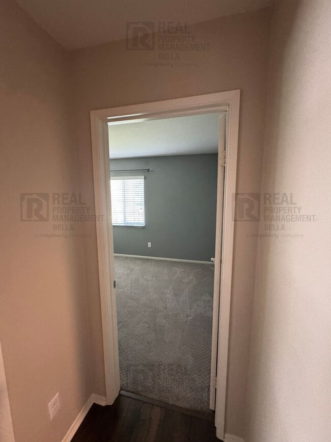 Building Photo - 31372 McKenna Ct