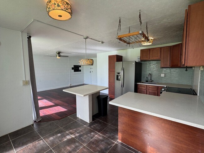 Building Photo - 95-021 Kuahelani Ave