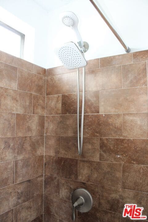 Building Photo - 2501 W Redondo Beach Blvd