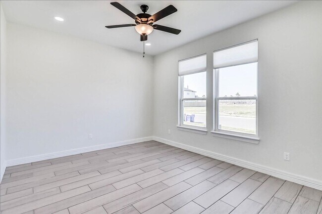 Building Photo - 4126 Azali Dr