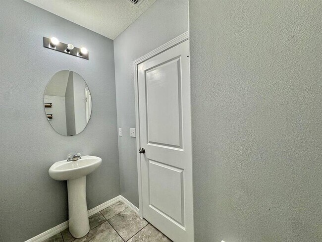 Building Photo - 6533 Trent Creek Dr