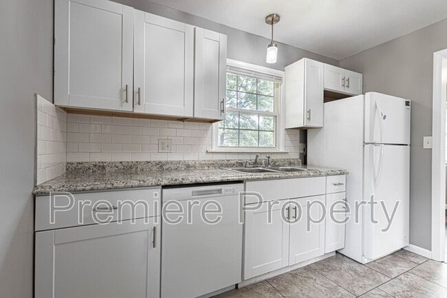 Building Photo - 3320 S Sterling Ave