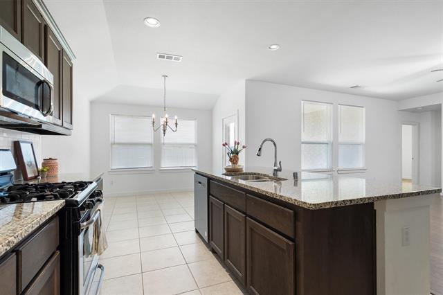 Building Photo - 1620 Meadow Trail Ln