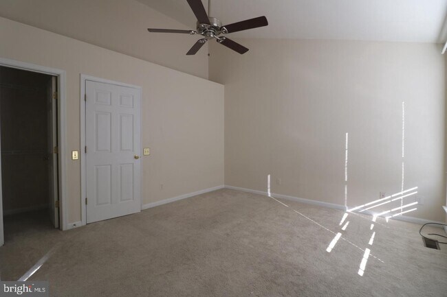 Building Photo - 47640 Sandbank Square