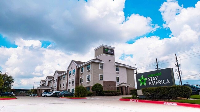 Building Photo - 3200 W Sam Houston Pkwy S
