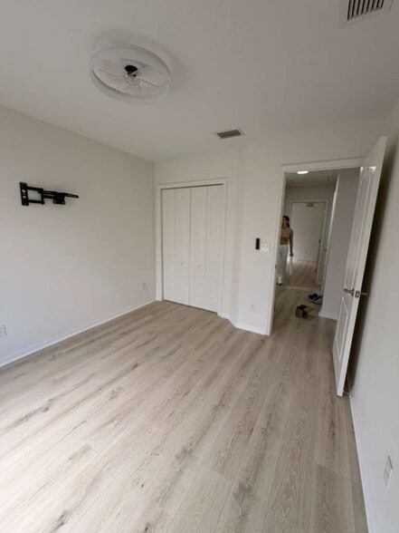 Building Photo - 5011 58th Terrace E