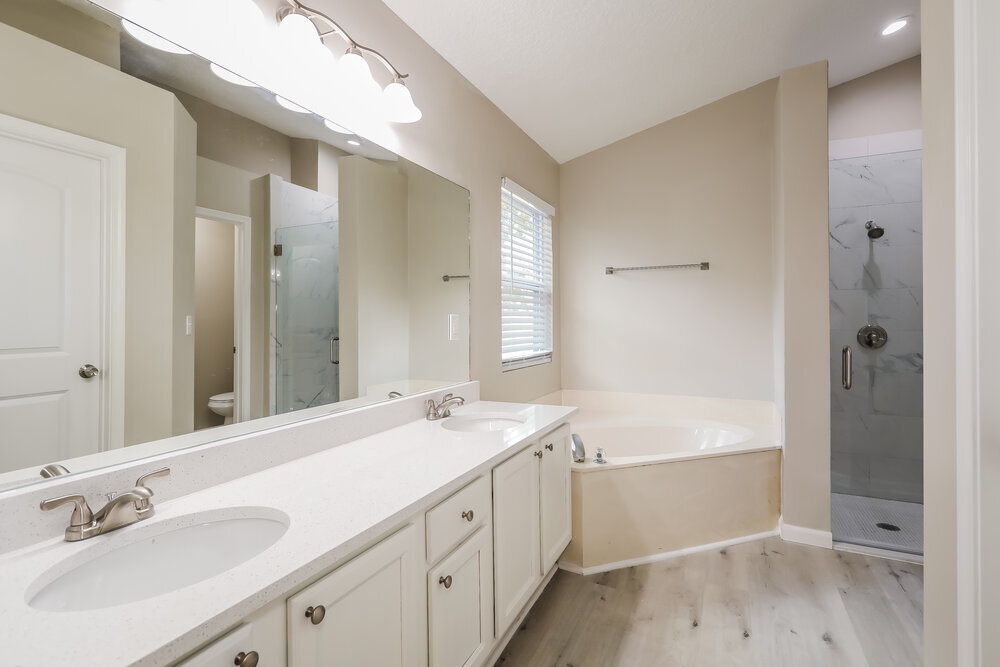 Building Photo - 8895 Canopy Oaks Dr