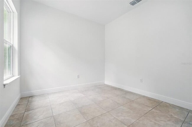 Building Photo - 7738 N Creek Way