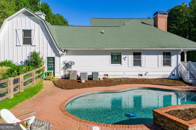 Building Photo - 105 Fuller Dr