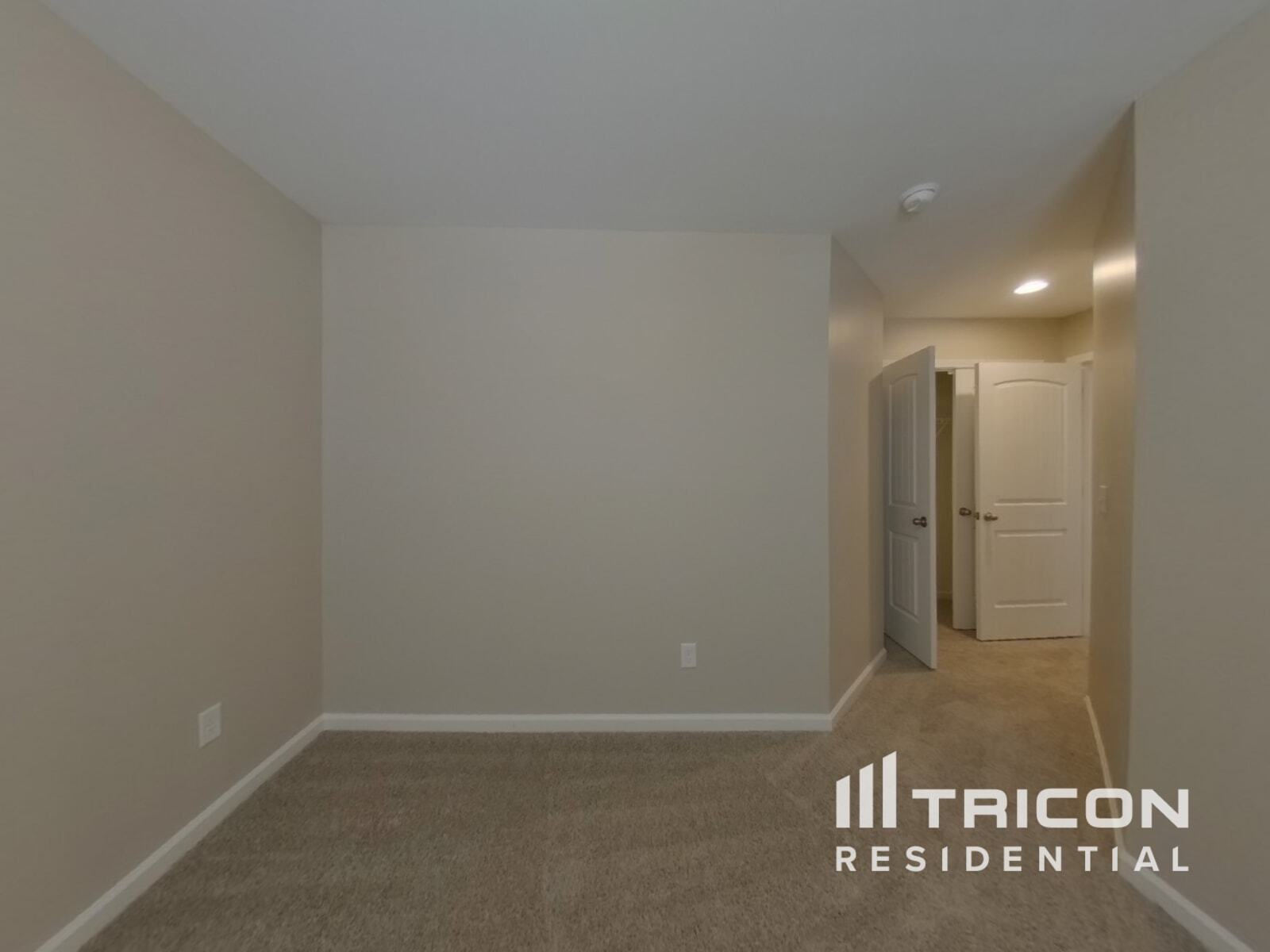Building Photo - 211 Savannah Hills Dr