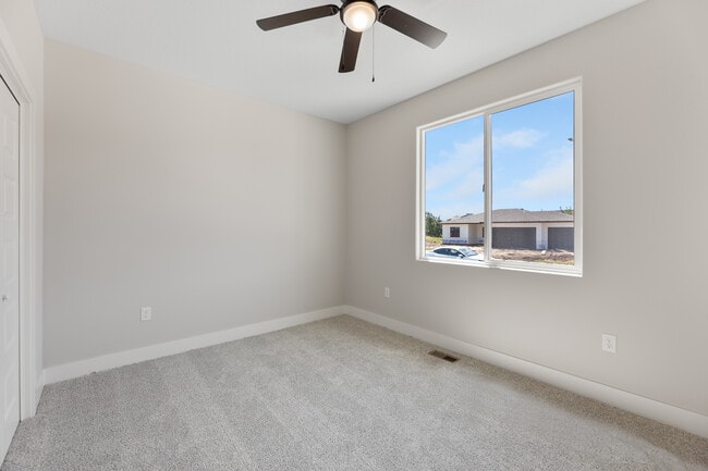 Building Photo - 726 ELMWOOD St