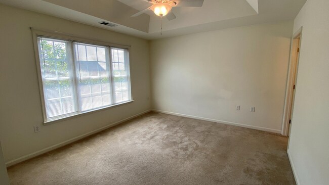 Building Photo - 25 Mabel Ln