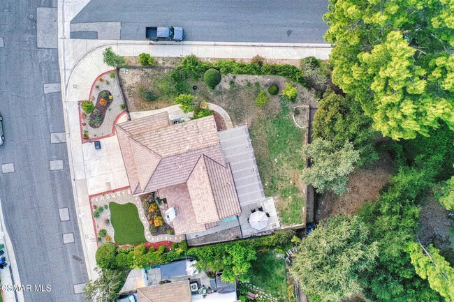 Building Photo - 6058 Hedgewall Dr