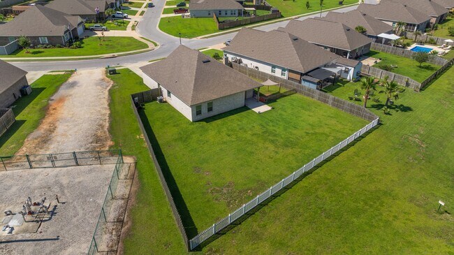 Building Photo - 1048 Pheasant Cir