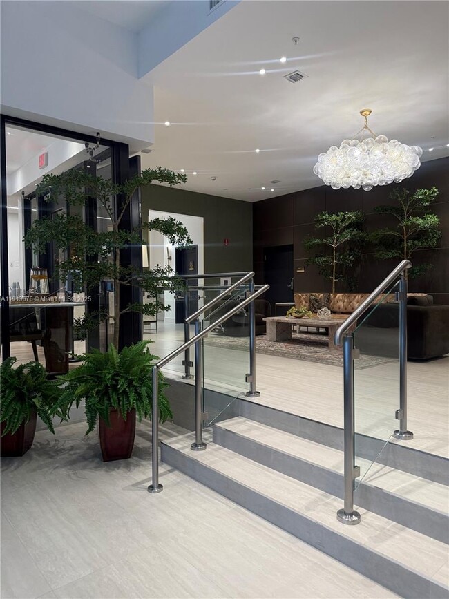 Building Photo - 2001 Van Buren St