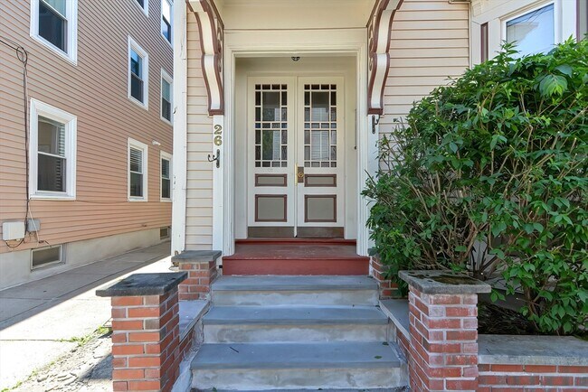 Building Photo - 26 Chestnut Ave