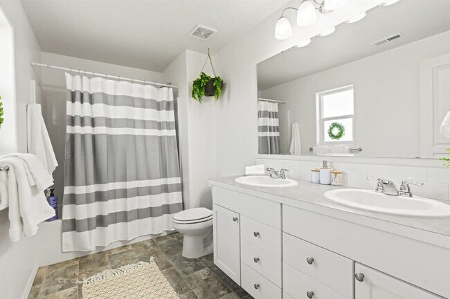 Building Photo - 216 Cliff Swallow Ave