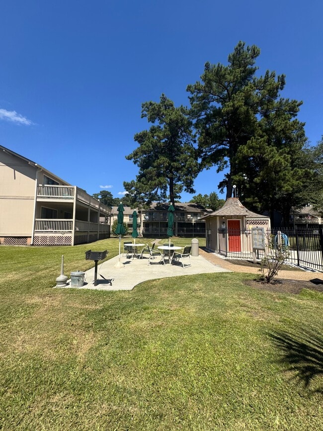 Building Photo - 3015 Old Bryan Dr