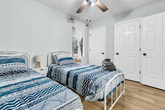 Building Photo - 6247 Lucille Dr