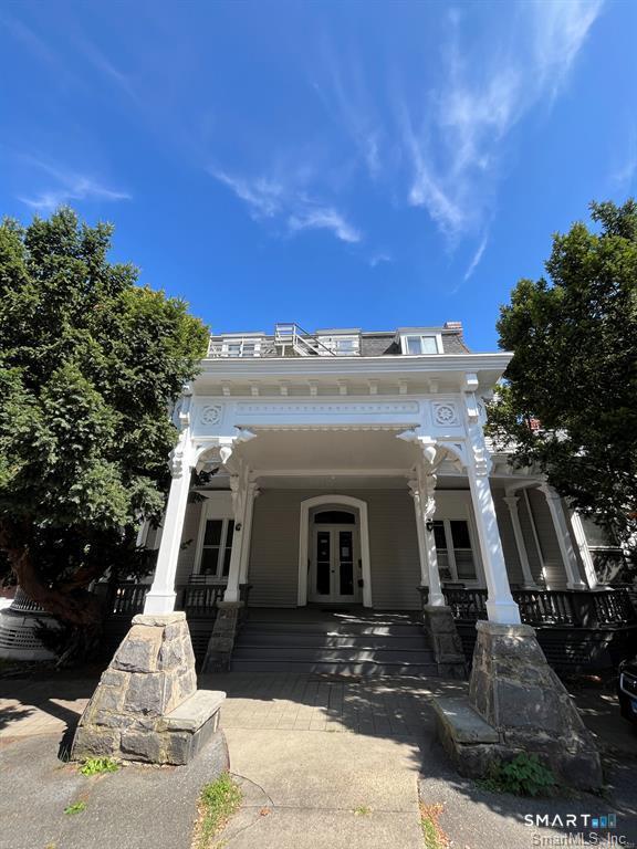 Building Photo - 218 Flax Hill Rd