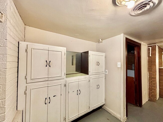 Building Photo - 3810-3812 Central St.