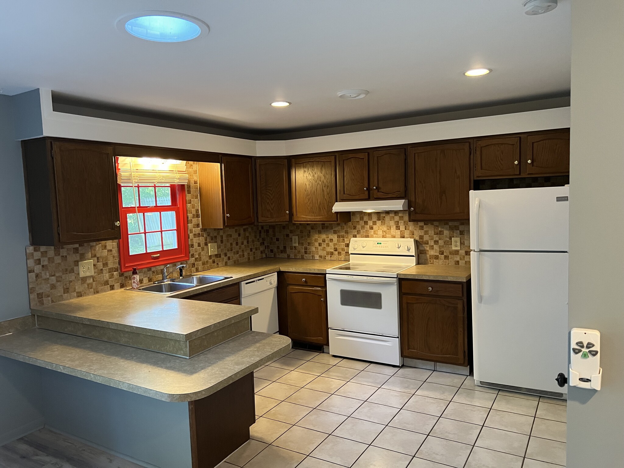 Building Photo - 9019 Saddle Horn Dr