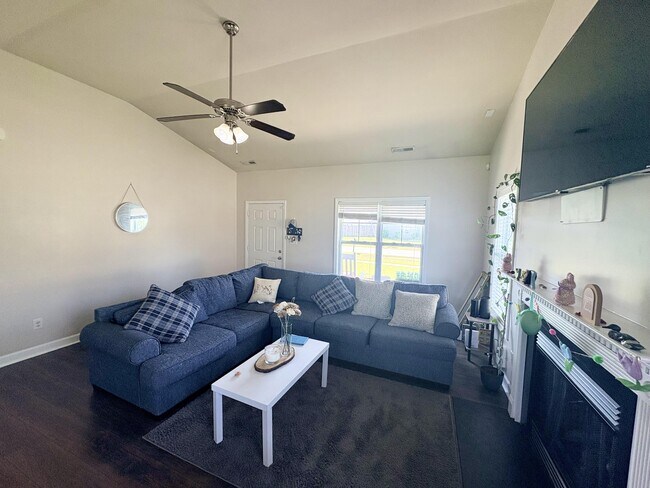 Building Photo - 174 Moonstone Ct