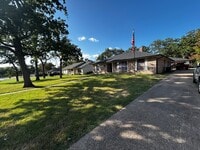 Building Photo - 2007 Southwood Dr