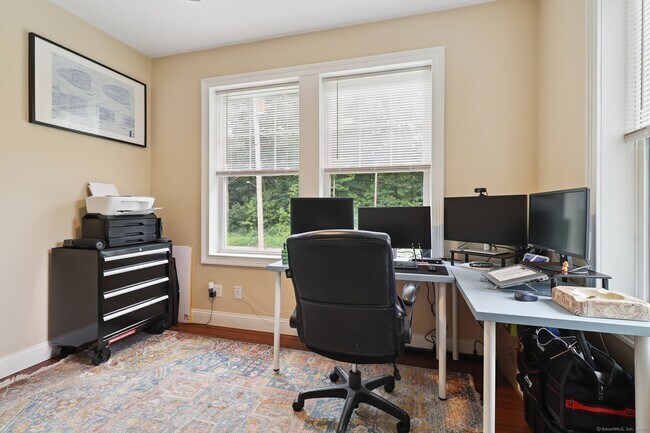 Building Photo - 1586 Whitney Ave