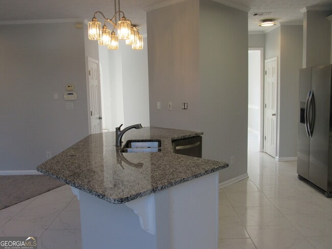 Building Photo - 305 Sunderland Cir