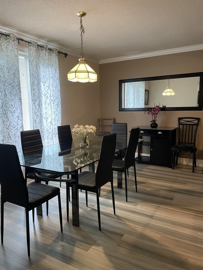 Building Photo - 7812 Swails St