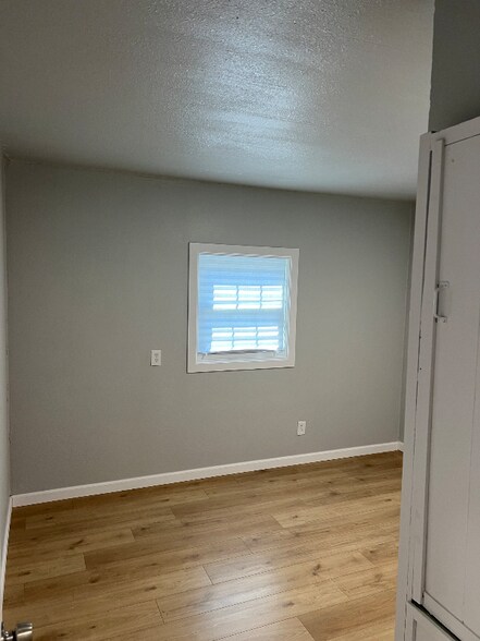 Building Photo - 2409 S Williams St