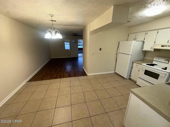 Building Photo - 3910 Venetian Cir