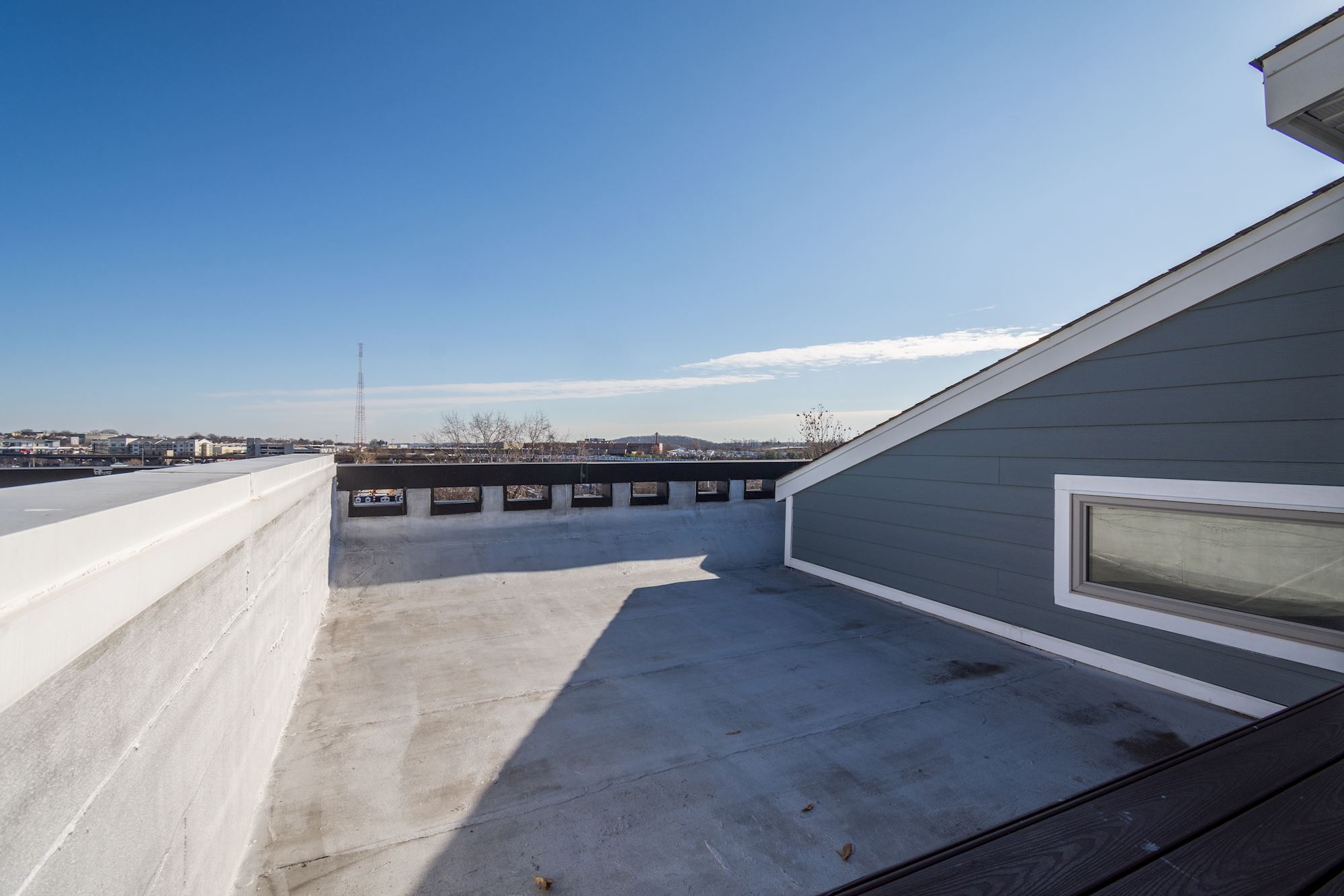 Building Photo - 2122 3rd St NE