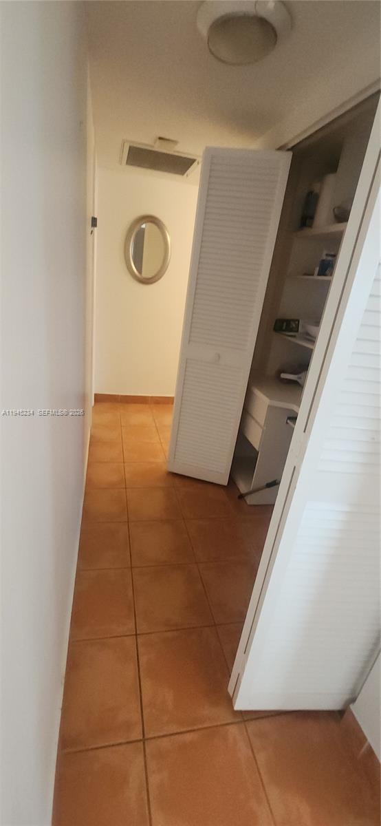 Building Photo - 1985 S Ocean Dr