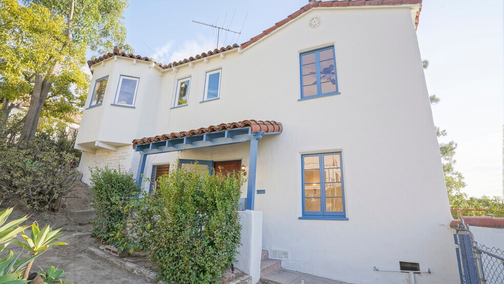 Primary Photo - 1560 Cerro Gordo St