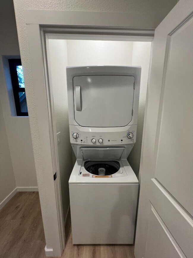 Building Photo - 3317 Fir Ave