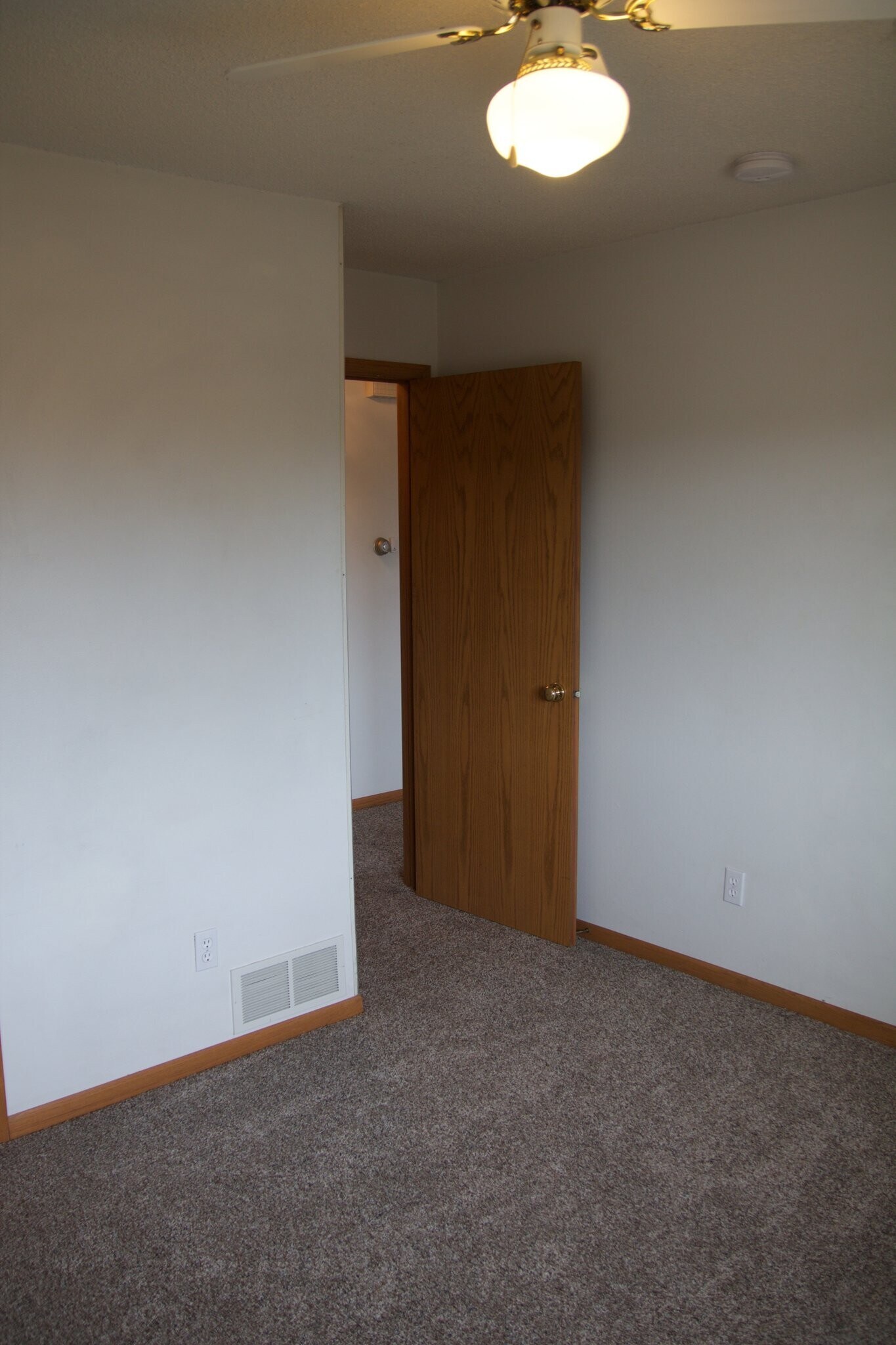 Building Photo - 804 Cross Park Ave