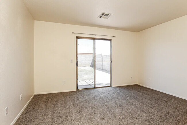 Building Photo - 8418 W Monterey Way