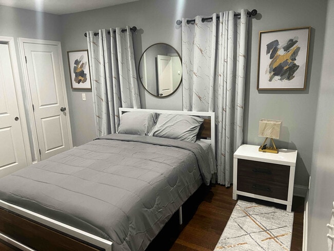 Building Photo - 2556 Main St