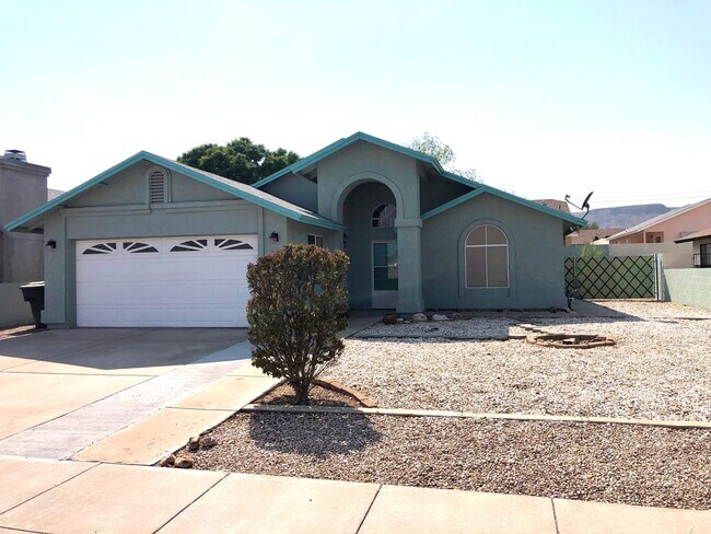 Building Photo - 3905 Raymond Ave