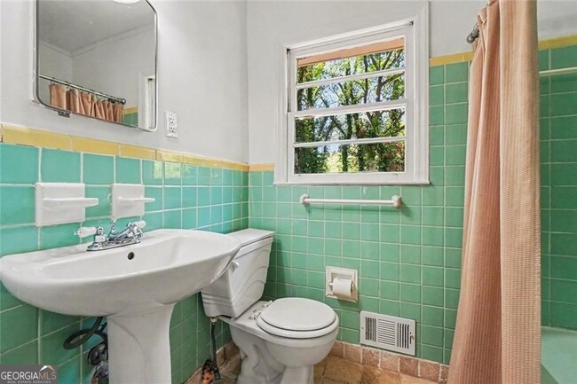 Building Photo - 1689 San Gabriel Ave