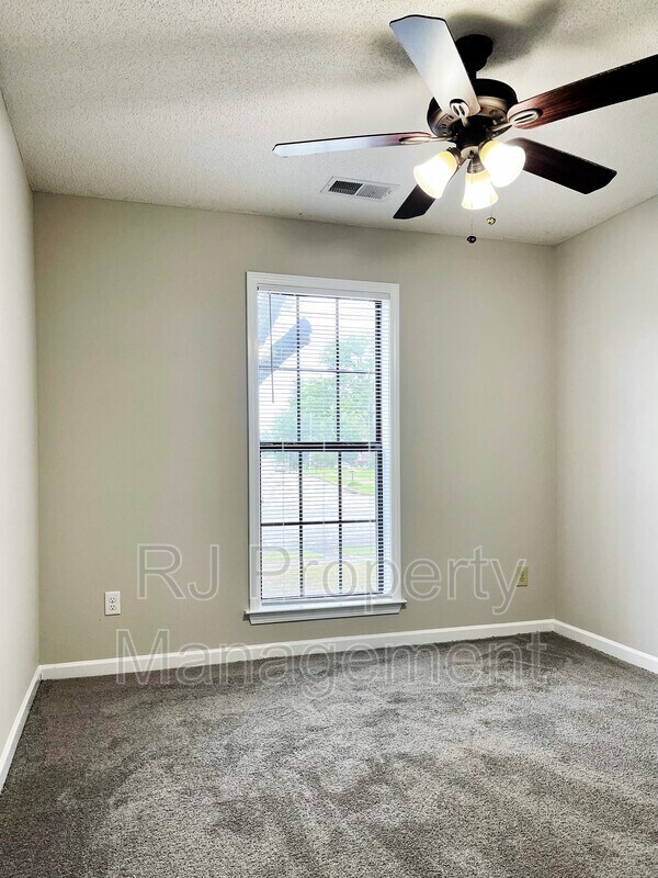 Building Photo - 1079 Harpeth Dr