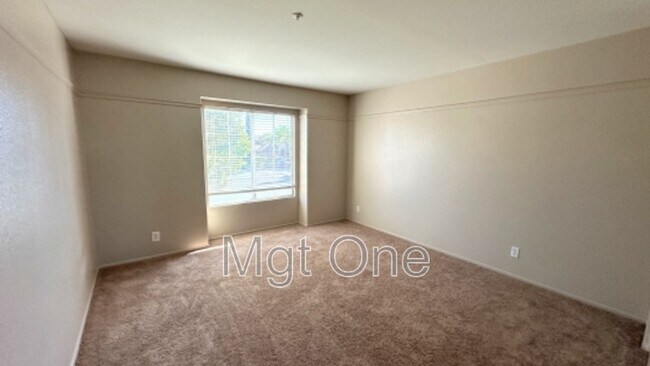 Building Photo - 7671 St Andrews Dr