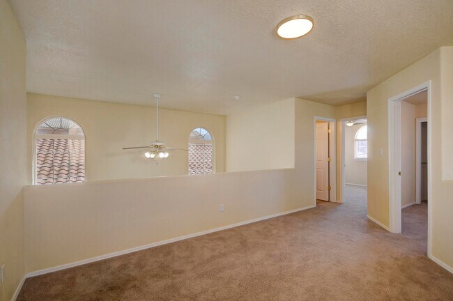 Building Photo - 7209 Boxwood Ave NE
