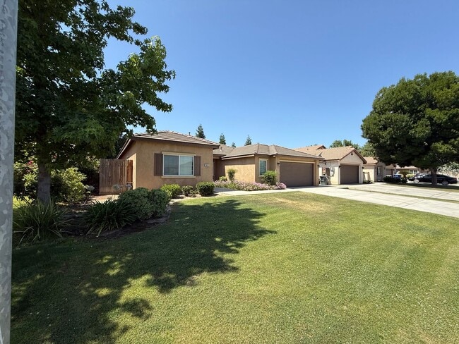 Building Photo - Modern 4-Bedroom, 3-Bathroom Home in the C...