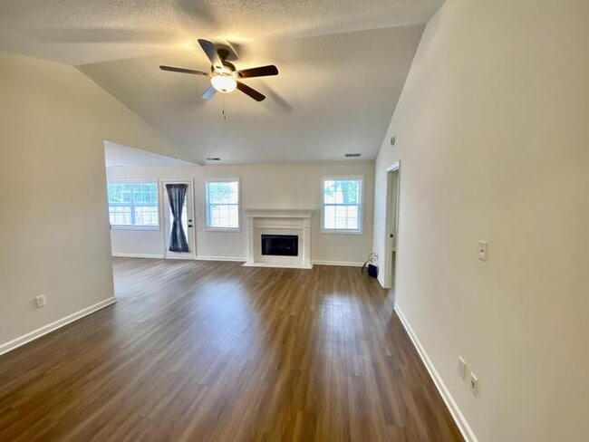 Building Photo - 108 Wildweed Ct